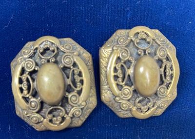 Antique gold tone earrings clip on