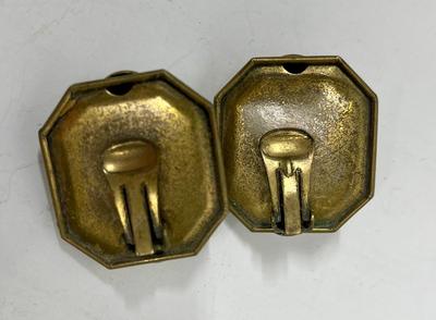 Antique gold tone earrings clip on