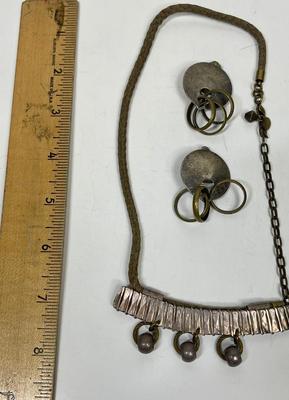 Necklace and earring set