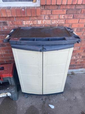 KETER GARAGE STORAGE CABINET AND STEP STOOL/TOOL BOX