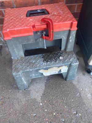 KETER GARAGE STORAGE CABINET AND STEP STOOL/TOOL BOX
