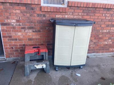 KETER GARAGE STORAGE CABINET AND STEP STOOL/TOOL BOX