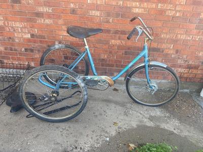 WORKSMAN ADULT SIZE TRICYCLE WITH EXTRAS