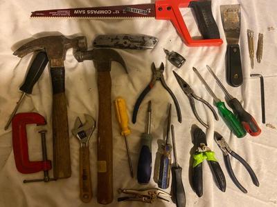 AN ASSORTMENT OF HAND TOOLS