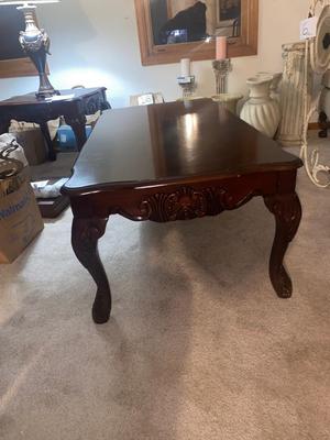 BEAUTIFUL SOLID WOOD COFFEE TABLE
