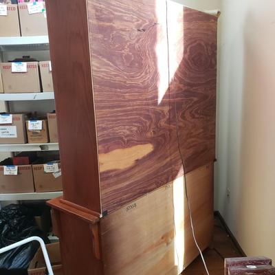 Mission Style Two Piece Hutch (LR-KD)