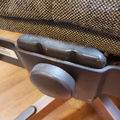 Wooden Desk W/ Vintage Desk Chair (LR-KD)
