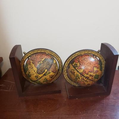 4 Bookends - Crystopal, Cut Stone and Globes (LR-KD)