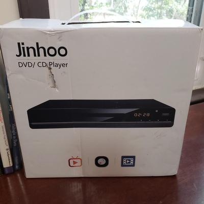 NIB Jinhoo DVD/CD Player and DVDs (LR-KD)