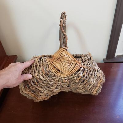 Seven Unique Baskets (LR-KD)