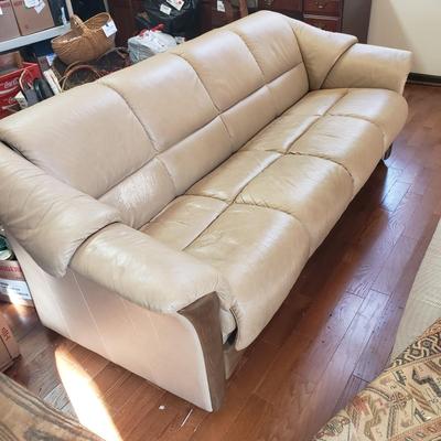 Ekornes Leather Sofa (LR-KD)