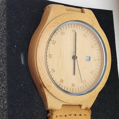 Cucol Mens Bamboo watch