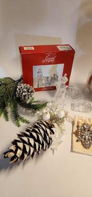 Lot 469 Crystal Nativity Set & Other Ornaments Lot