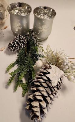 Lot 469 Crystal Nativity Set & Other Ornaments Lot