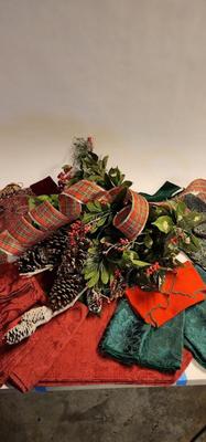 Lot 471 Red Christmas Place Mats, Green Christmas Napkins, & Other Christmas Decorations