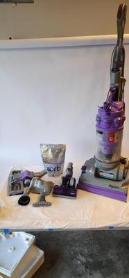 464 Dyson Vacuum With Attachments