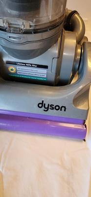 464 Dyson Vacuum With Attachments