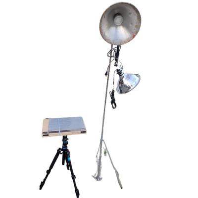 Lot 482 Adjustable Painting Stand Tripod With Adjustable Pole With Two Spotlights