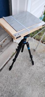 Lot 482 Adjustable Painting Stand Tripod With Adjustable Pole With Two Spotlights