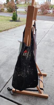 Lot 480 Easel With Art Book & Drawing Pad Lot