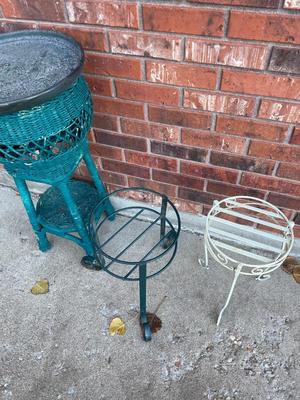 OUTDOOR STANDS AND DECOR