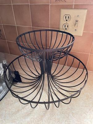 CATERING TRAY, SERVING BOWLS AND FRUIT BASKET