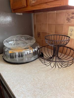 CATERING TRAY, SERVING BOWLS AND FRUIT BASKET