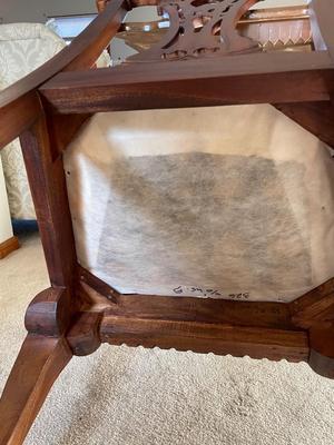 SIDE TABLE AND CHAIR