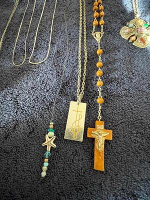 VARIETY OF NECKLACES