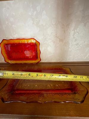 BEAUTIFUL FENTON AMBERINA 12” BUD VASE & INDIANA TIARA LAST SUPPER PLATES