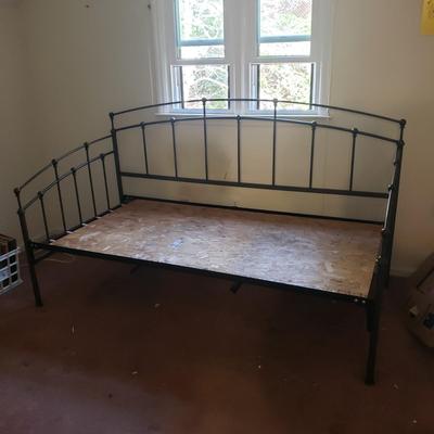 Metal Day Bed (UB-KD)