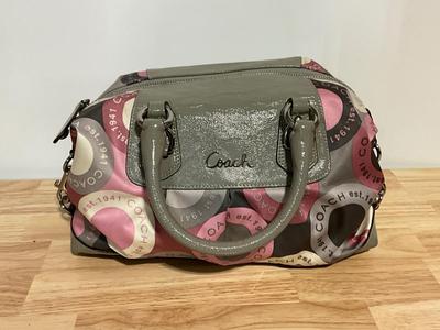 Coach grey leather and pick pattern Purse