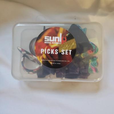 Six String Guitar, Boulder-Alpine Series Soft Case and More (UB-KD)