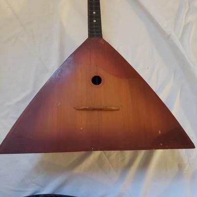 Balalaika Instrument (UB-KD)
