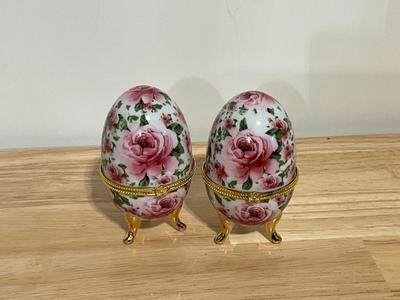 2 painted eggs