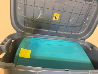 VERY LARGE TOTE WITH HINGED LID, MEDIUM TOTE AND SPACE STORAGE BAG