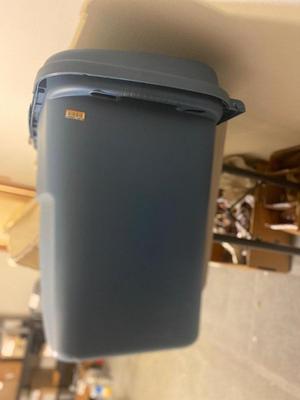 VERY LARGE TOTE WITH HINGED LID, MEDIUM TOTE AND SPACE STORAGE BAG