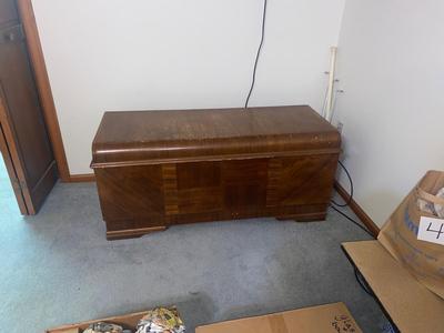 ROOS SWEETHEART CEDAR CHEST