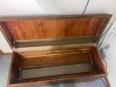 ROOS SWEETHEART CEDAR CHEST