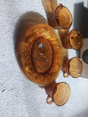 8 PIECE CUP AND SAUCER TIARA SET