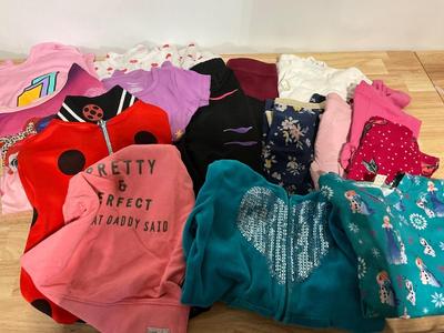 Lot of Girl cloths size 3-4