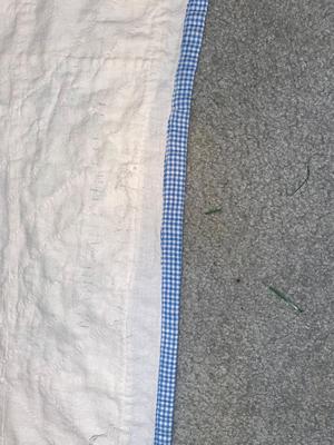 PRETTY HANDMADE CHILDS QUILT
