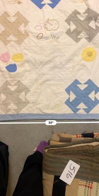 PRETTY HANDMADE CHILDS QUILT