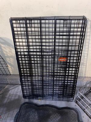 DOG KENNEL, FLOOR MAT, WIRE BASKET