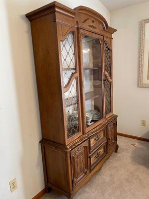 BASSETT FURNITURE CHINA CABINET