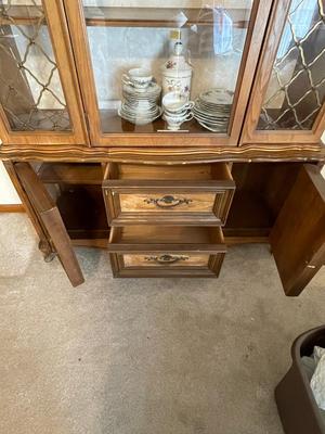 BASSETT FURNITURE CHINA CABINET