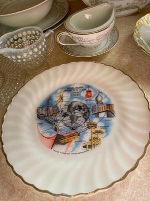 VARIOUS VINTAGE GLASS