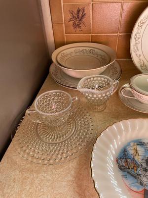 VARIOUS VINTAGE GLASS