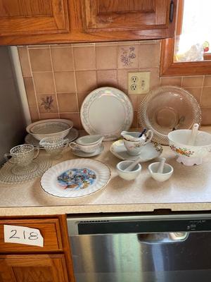 VARIOUS VINTAGE GLASS