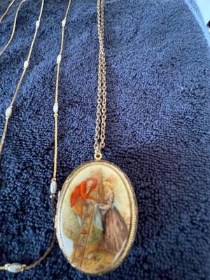 COSTUME JEWELRY CHAINS & 2 PENDANTS